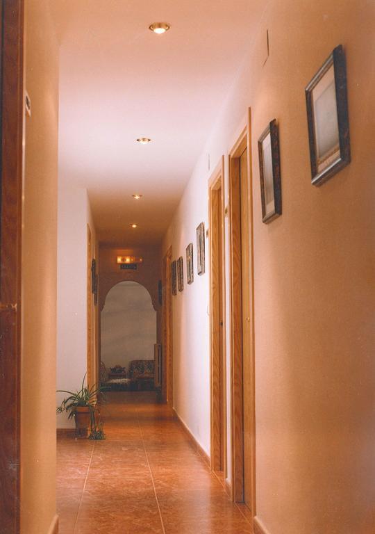 Hostal Cuatro Esquinas Ехеа-де-лос-Кабальєрос Номер фото